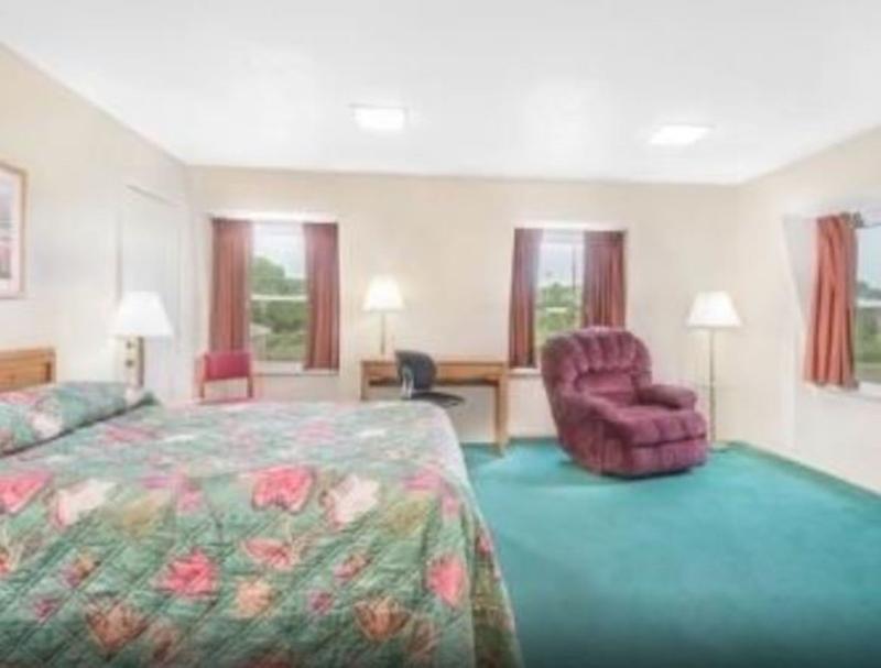 Travelodge By Wyndham Νέα Φιλαδέλφεια Εξωτερικό φωτογραφία